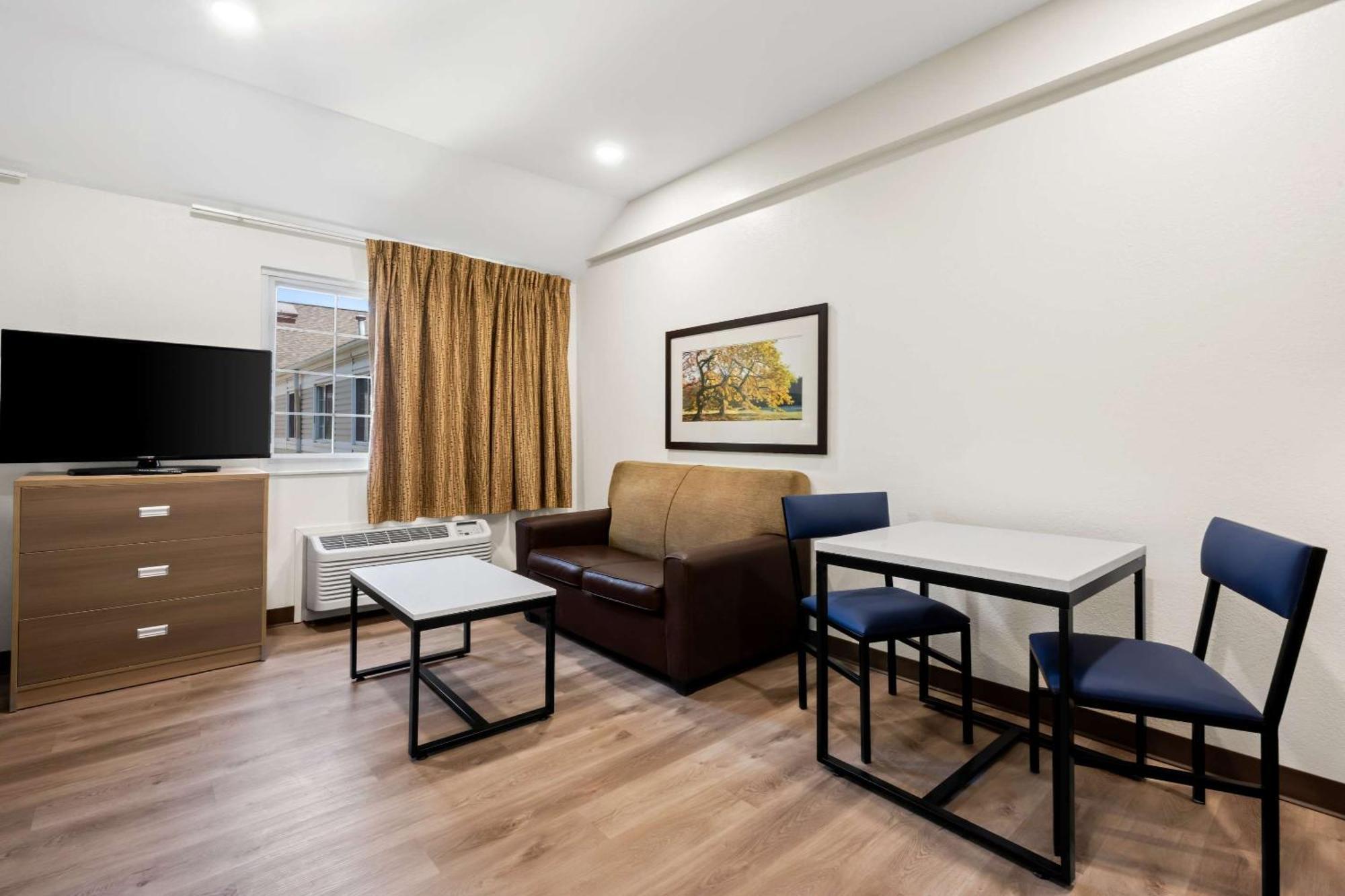 Hotel Mainstay North 2*