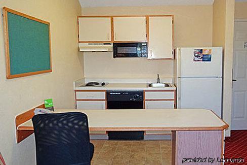 Mainstay North Hotel 2*